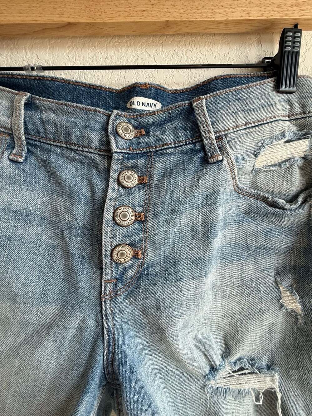 Old Navy Mid-Rise Distressed Button-Fly Cut-Off Denim Shorts - Picture 2 of 4